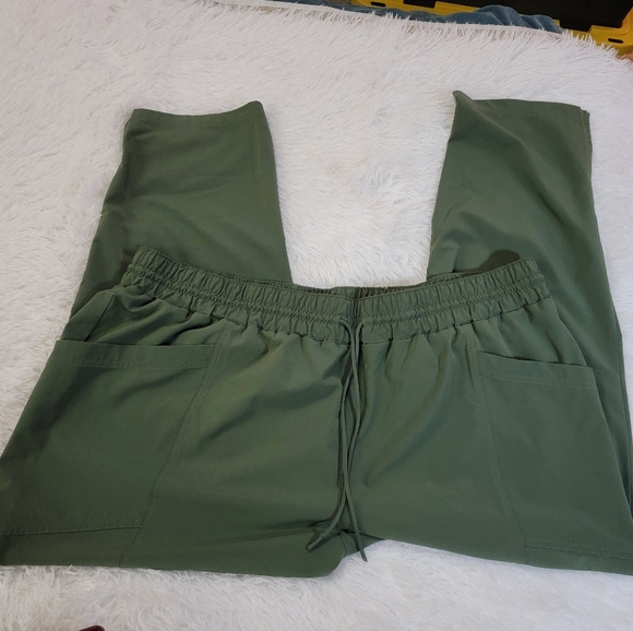 L.L. Bean Women's Olive Venture Stretch Ankle Pants 3X - Picture 10 of 16